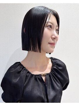 ホロ 渋谷(hollo) 切りっぱなし_タッセルボブ_レイヤーボブ_縮毛矯正ボブ