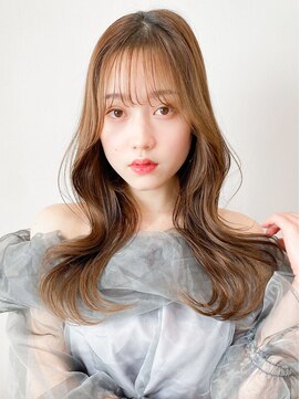 レア 表参道(L'ea) ・大人ガーリーダークアッシュミディアムレイヤー似合わせカット