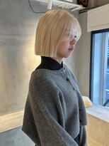 ミュー(miμ)&nbsp;切りっぱなしとブロンドのハイトーンボブ