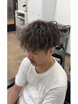 エス 新宿(es.) ツイストスパイラル/シャドウパーマ〔新宿/メンズ/men's〕