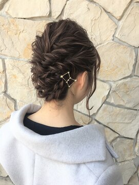 ヘアメイク ヴァロ(Hair Make VaLo) ねじねじアレンジ＋お呼ばれアレンジ
