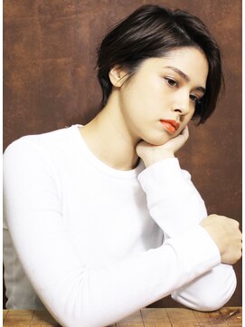 シアンデルカ(CYANDELUCCA) カットでキマるニュアンスショート