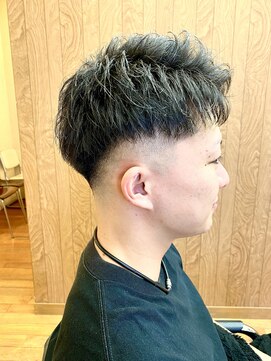 サンカリ 新居浜駅前店(SANKARI) 束間スキンフェードスタイル