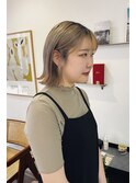 ハイトーンのぱつっとボブ