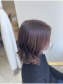 ピンクベージュ