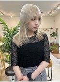 ペールベージュ