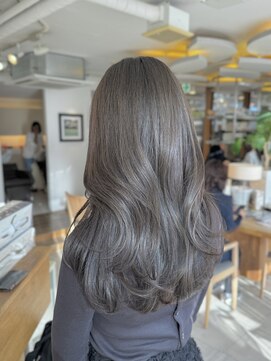 ビーチ(BEACH) 透け感くすみブラウンブリーチなしカラーくびれレイヤーカット