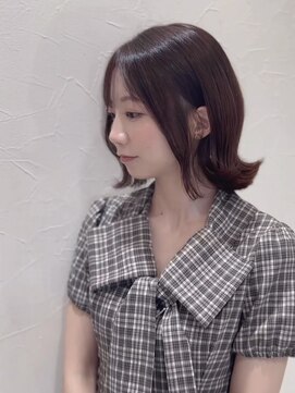 アフロディーテ(Aphrodite) そとはねレイヤーボブ・コーラルピンク・マイナス10歳を叶える