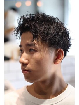 キングスマントーキョー 立川北口店(KINGSMAN TOKYO) アップバング / ツーブロック / スキンフェード 【立川】