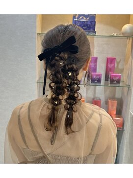 カラークチュール(Color Couture) ミディアムヘア/暗めカラー/デザインカラー/縮毛矯正/くびれヘア