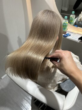 レヴァ(LEVA) 茨木ケアブリーチ×ホワイトベージュ