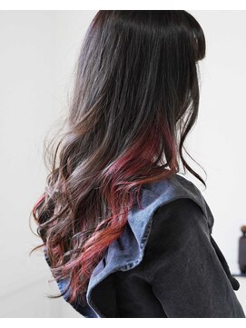 リリー ヘアー デザイン(LILY HAIR DESIGN) インナーカラー　ロングスタイル