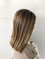 ヘアアンドメイク ムーア(Muuua)&nbsp;くっきりハイライトと切りっぱなし