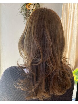ヘアーチェリーコーク ランプ(HAIR CHERRY COKE Lamp) レイヤースタイル&ベージュカラー