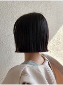 外ハネ黒髪ショートボブ