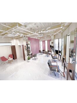 ゆったりと落ち着きある空間で極上のサロンタイム。最新トレンドと高技術を♪[横浜/髪質改善/縮毛矯正］