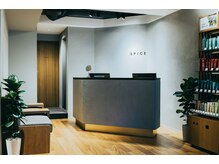 スパイスアヴェダ サロンアンドスパ 玉川高島屋SC店(SPICE AVEDA salon&spa)の雰囲気（レセプション）