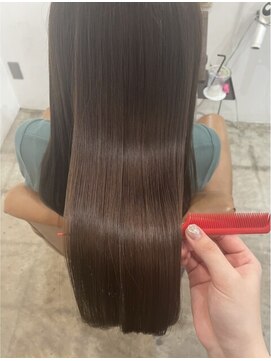 アンジュール(UNJOUR.) 艶髪ストレート 30代40代50代