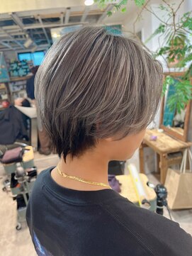 ロア インターナショナル 新宿店(LoA International) 【LoA】ハイトーングレージュメルティカラー似合わせカット