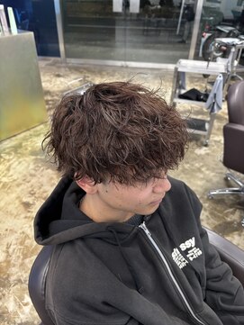 アンサー 千葉中央(UNSER prod by THE DAY) 【MEN’S HAIR/サーフカール/刈り上げセンターパート/千葉】