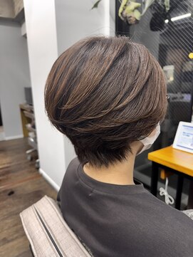 ヘアアンドメイク スタジオ ミムロ(HAIR&MAKE STUDIO MIMURO) 40代はシルエットが綺麗なショートが人気です