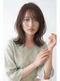 抜け感たっぷりふわっと小顔くびれミディアムレイヤー春夏ヘア