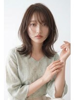 エマ(emma)&nbsp;抜け感たっぷりふわっと小顔くびれミディアムレイヤー春夏ヘア