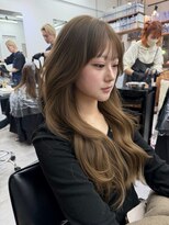 ミラ 新宿(MILA)&nbsp;透明感ヘーゼルベージュ×韓国ロングレイヤー