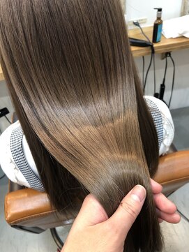 ネイヴィル(navile) ミネコラ×ミルクティベージュ