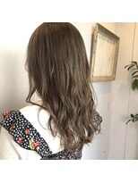 ザ ラボ アングゥ(The Labo ungu) 透明感たっぷりのミルクティーベージュ