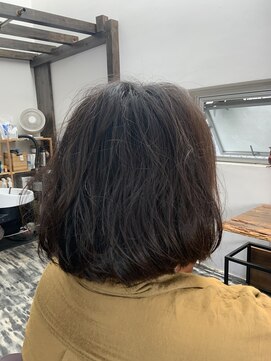 ヘアサロン スタイリスタ(hair salon stylista) クセを生かしてボブ
