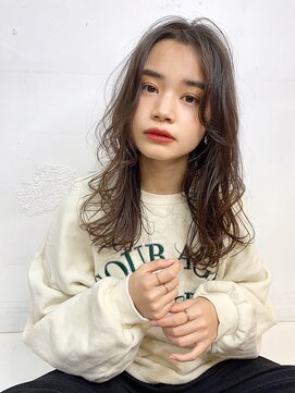 アリスバイアフロート 自由が丘(ALICe by AFLOAT) 〇チョコレートカラー×センターパート トレンドお洒落ヘア