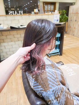 ヘアーアンドスパ フラップス(FLAPS) イヤリングカラー/ペールピンク