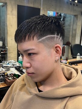 ビンゴ(BINGO) 1521黒髪刈り上げツーブロックバリカンアート韓国ヘア