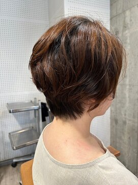 ヘアーアンドメイク ファット(Hair&Make PHAT) 30代40代大人かわいい白髪染めショートスタイル