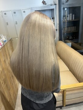 エイト 池袋店(EIGHT ikebukuro) ブリーチリタッチミルクティーベージュカラー