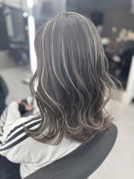 アルドーレフィエロ シンサイバシ(Ardore fiero shinsaibashi) コントラスト極ハイライト☆グレーベージュ☆20代30代40代