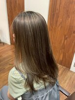 シェール(cher)&nbsp;ハイライトカラー/ストレートロング/ブラウンベージュ