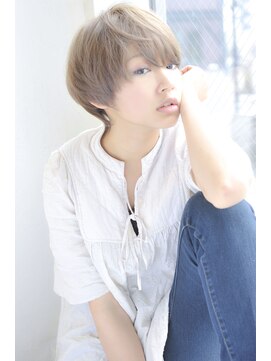 デイズ(days) 40代50代60代大人ひし形ショートボブ/白髪ぼかしブリーチ