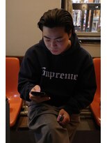 エディ(Edy)&nbsp;メンズセンターパート刈り上げニュアンスパーマ眉毛カット