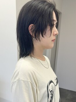 グリ(GRIS)の写真/【小顔に見える黄金比】フォルムバランスにこだわったレイヤーカットで長さを変えずにイメチェン―GRIS―