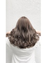 トゥーミー(to mee)&nbsp;グレージュ【担当　末吉】