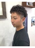 カジュアルヘアツイストパーマメンズカットブロックカーリー