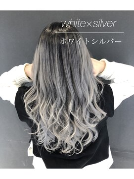 アイリス(iRIS) シルバー、ホワイト、エクステ、グラデーション、ハイライト