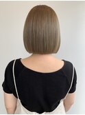 切りっぱなしボブ×オリーブベージュ