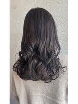 アッシュタカサキ(ash takasaki)&nbsp;ワンカラーで透明感　シルバー　高崎/前橋