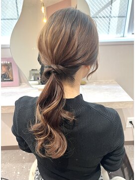 ミラ(Mila) ロングポニー★大人韓国アレンジ　おでかけヘア