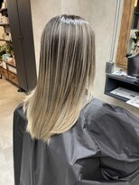 サニー 渋谷(SUNNY)&nbsp;バレイヤージュ、ハイライト、レイヤーロング、グレーベージュ