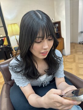 インビテーション(invitation) アッシュグレージュ ブルーグレージュ 艶髪 顔周りカット