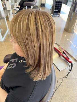 レッド(ReD) 白髪ぼかし/白髪ぼかしハイライト/脱白髪染め/金沢/髪質改善